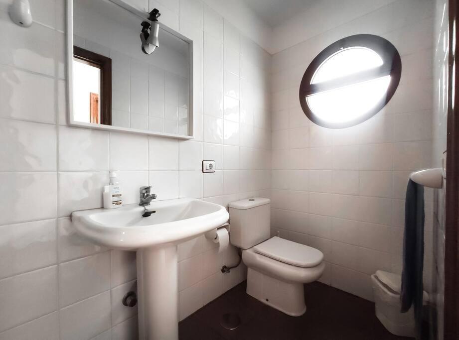 Duplex In Quiet Zone, Next To Sea, Fast Wifi Apartment El Medano  Exterior photo