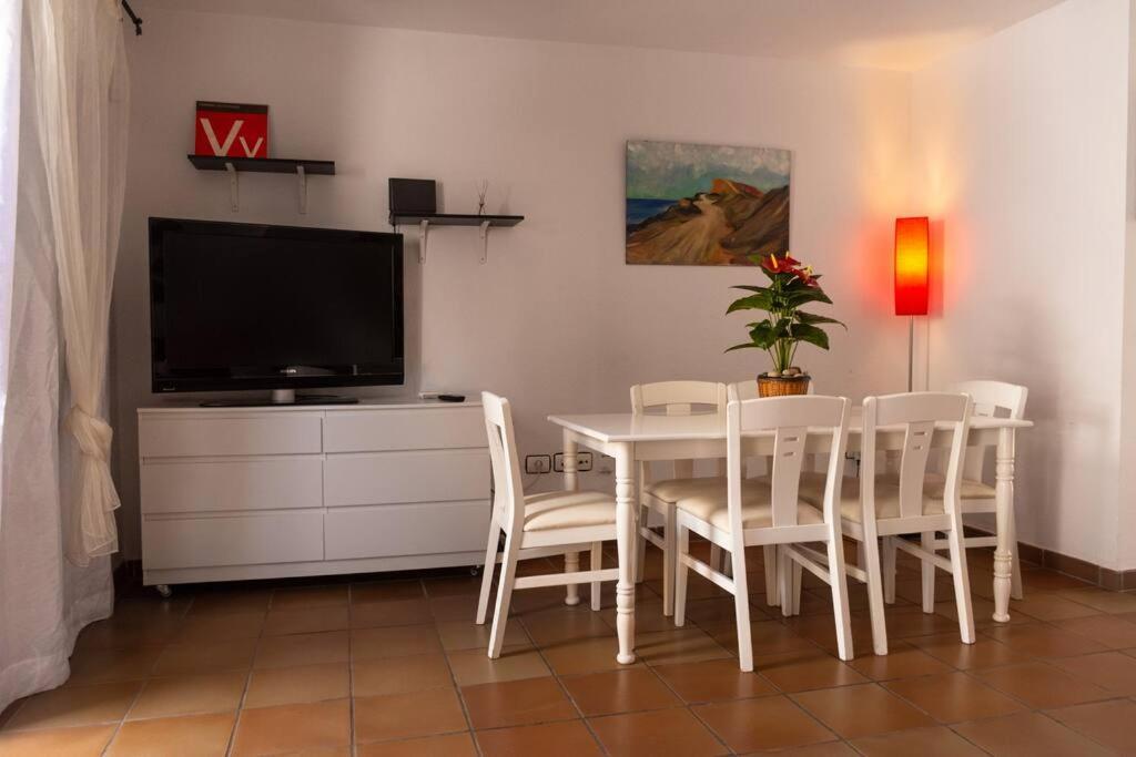 Duplex In Quiet Zone, Next To Sea, Fast Wifi Apartment El Medano  Exterior photo