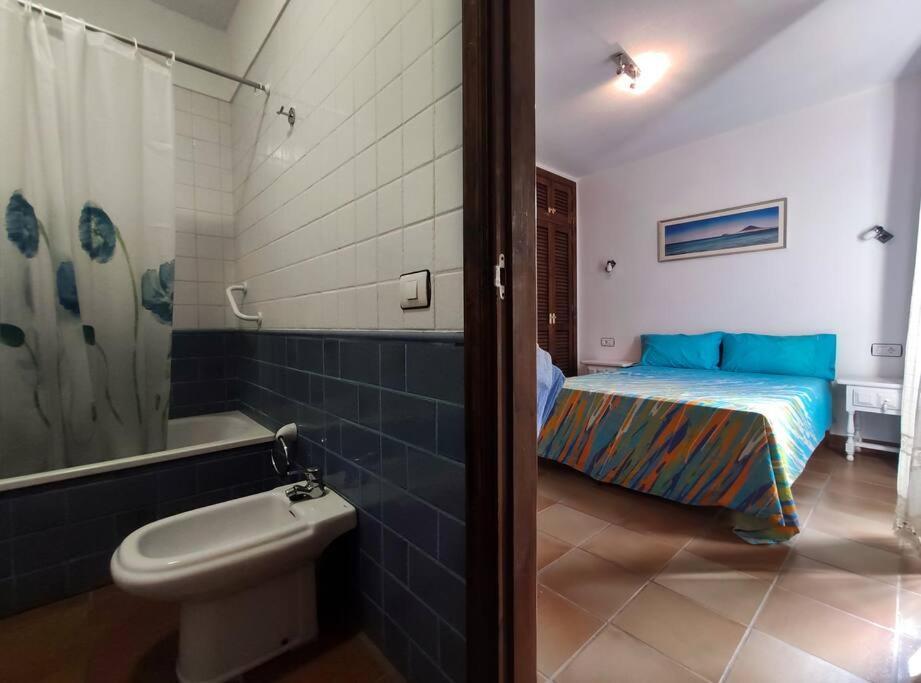 Duplex In Quiet Zone, Next To Sea, Fast Wifi Apartment El Medano  Exterior photo